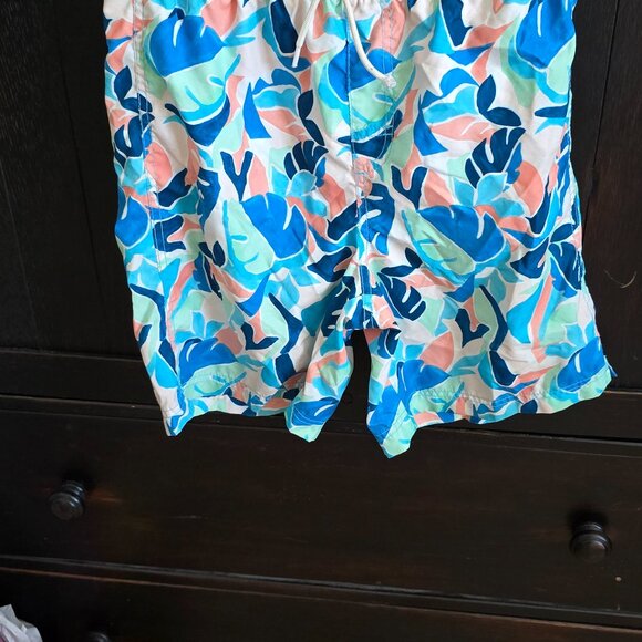 Old Navy Lot of 2 swim trunks size XXL (18) Excellent condition - Picture 2 of 7